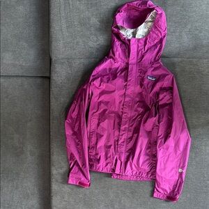 Patagonia rain jacket (H2NO), lightweight, size small